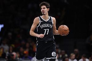 首轮26号秀！萨拉夫20中10砍下22分5助 得分生涯新高