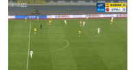 西海岸1-0铁人！铁人后场失误，刘小龙接阿齐兹横传门前推射破门